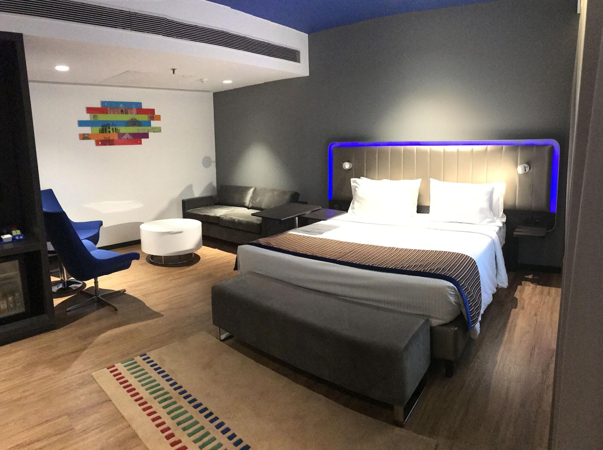 Park Inn By Radisson,South Delhi Yeni Delhi Dış mekan fotoğraf A room at the hotel