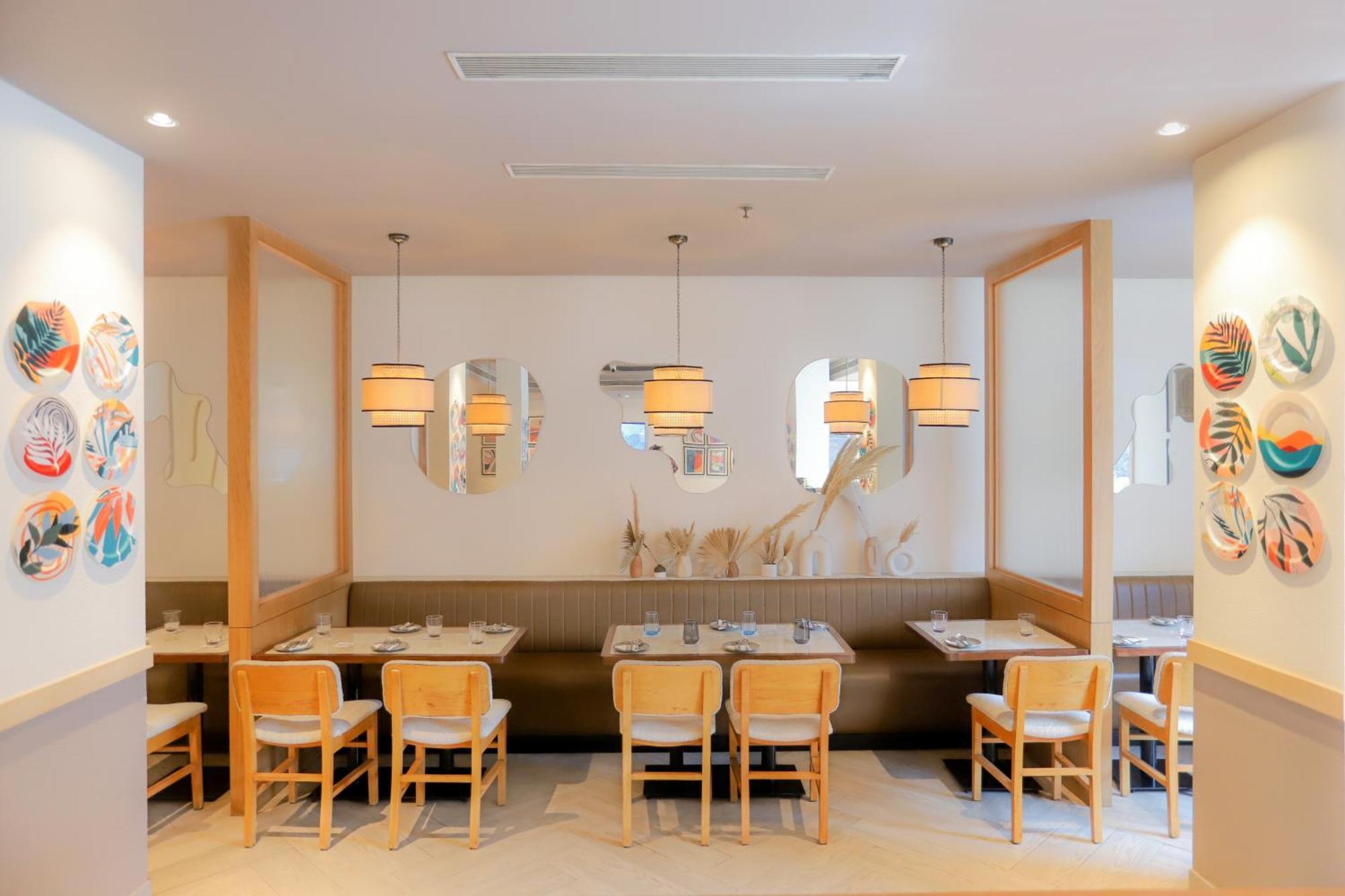 Park Inn By Radisson,South Delhi Yeni Delhi Dış mekan fotoğraf Interior of a restaurant in Tokyo