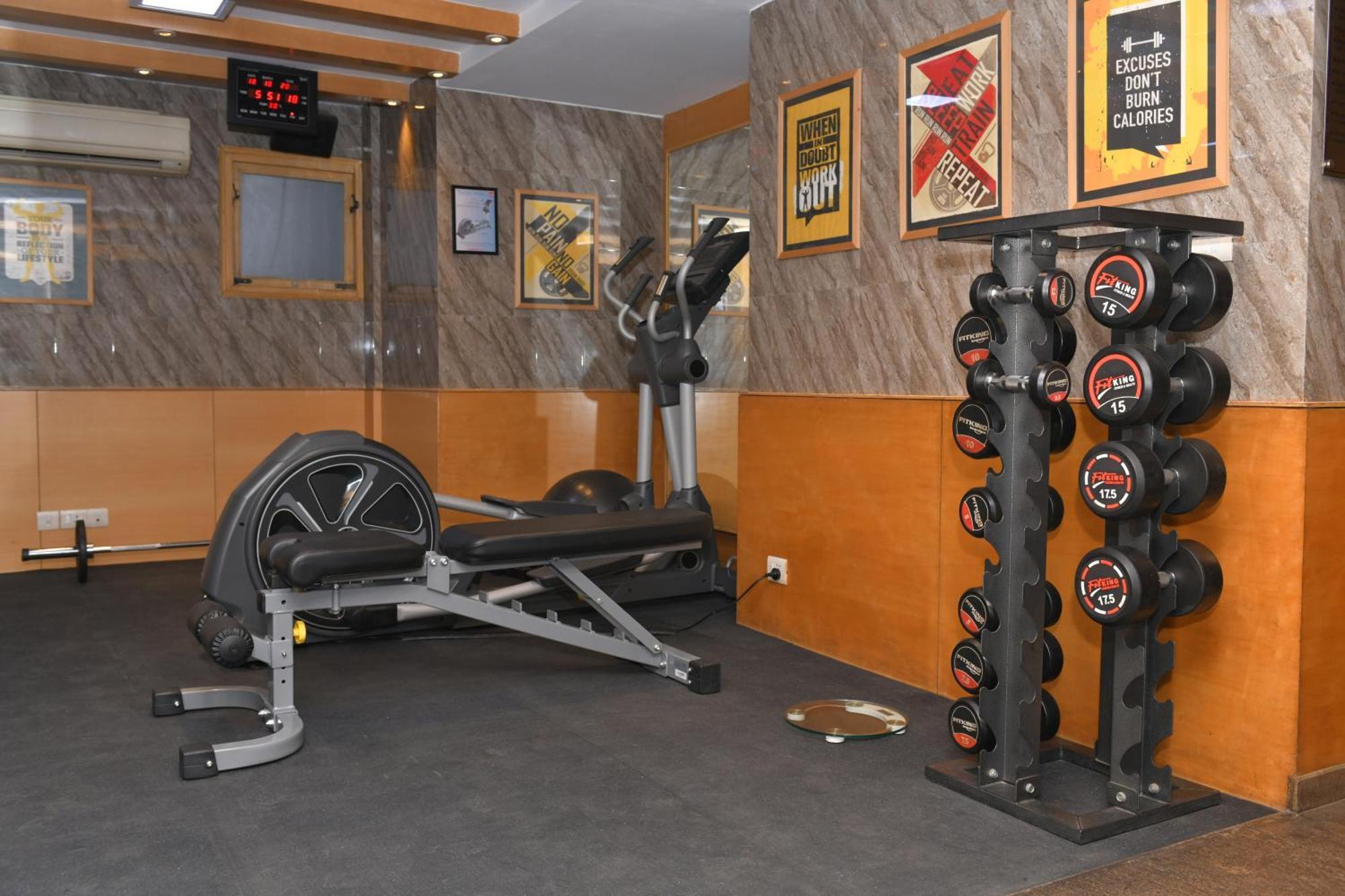 Park Inn By Radisson,South Delhi Yeni Delhi Dış mekan fotoğraf A typical gym